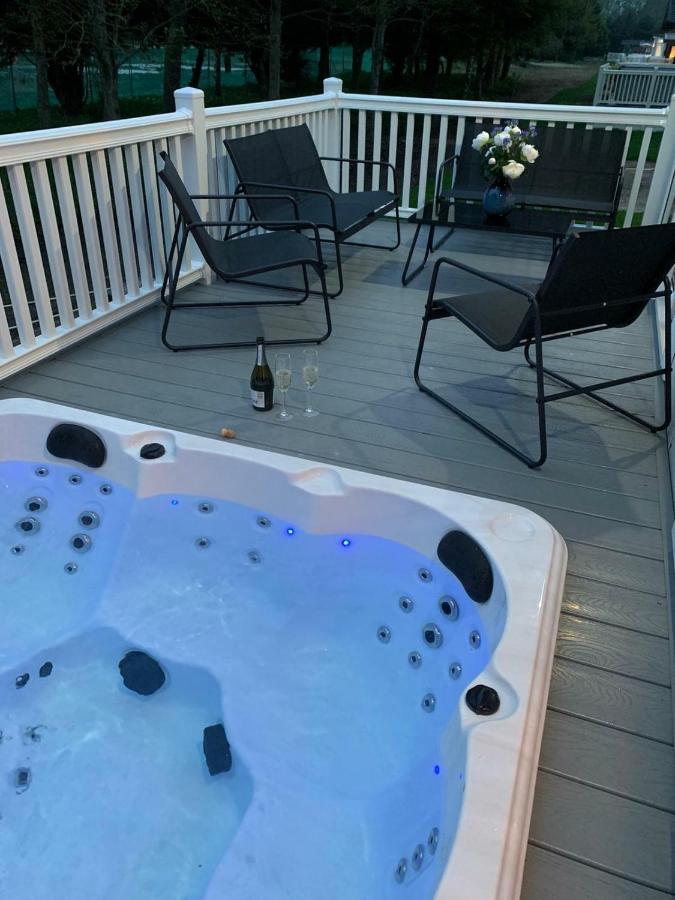 Graceland Lodge With Hot Tub Barmby on the Moor Exterior foto